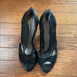 me too Black Peep-Toe Woven Slingback Heels